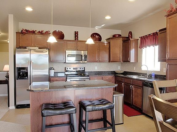 5th image of 765 SE Carefree Ln