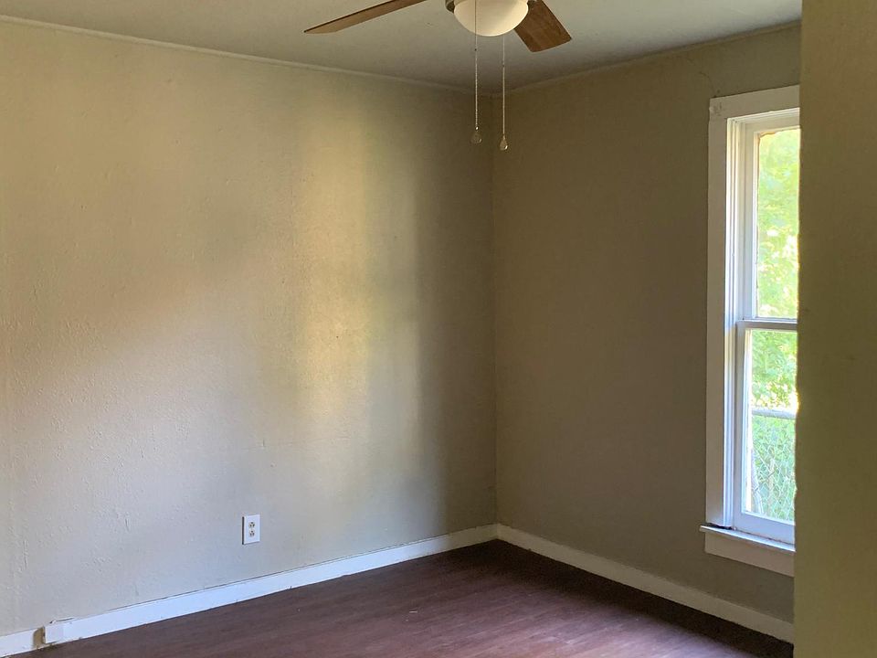 1st image of 2954 Desoto St