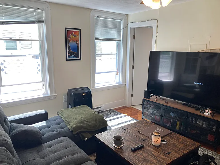 8 Garrison Ave #7 — Photo 2