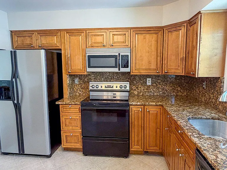 8830 W Fort Foote Ter — Photo 3