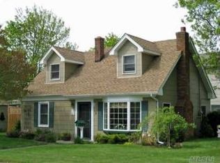 2 Edward Ave, Babylon, NY 11702