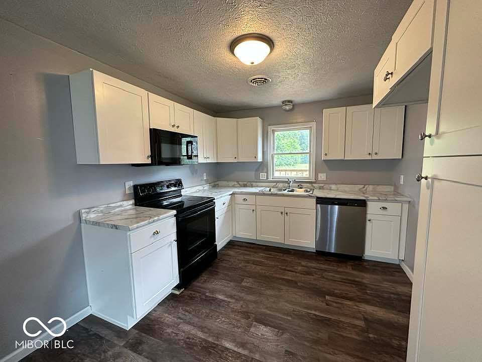 2nd image of 1152 Lakeview Dr