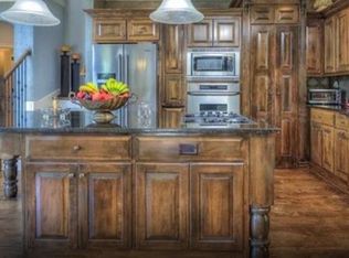 2405 W 141st St, Leawood, KS 66224