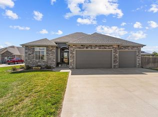 2300 Brookefield Dr, Salina, KS 67401