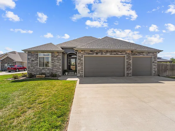 2300 Brookefield Dr, Salina, KS 67401