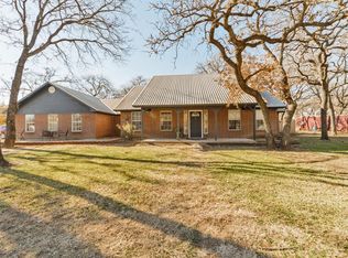 107 Tabor Ln, Chico, TX 76431