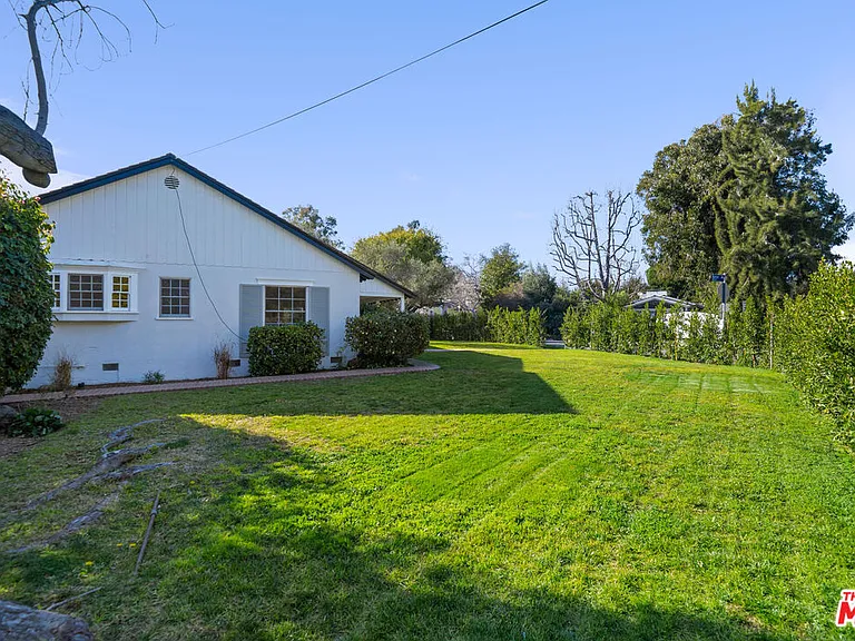 109 Homewood Rd — Photo 27