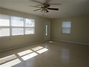 4th image of 5649 NE 6th Ave