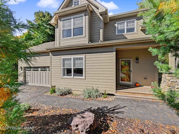 1525 Assembly Lodge Ln, Pocono Pines, PA 18350