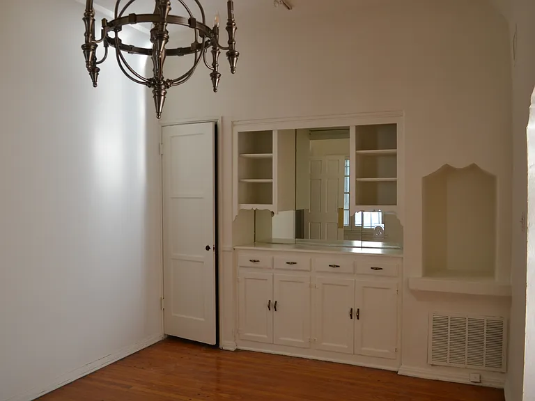 936 S Sherbourne Dr — Photo 9