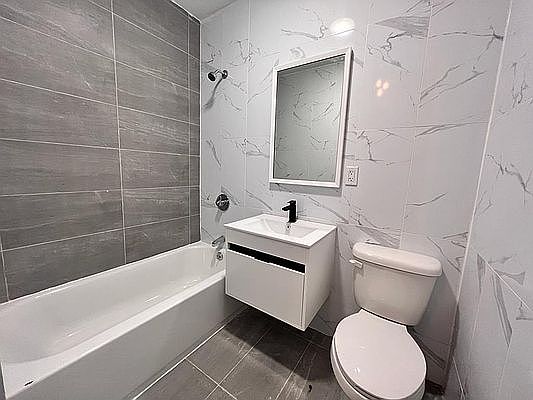 2nd image of 2318 Bedford Ave APT 1L