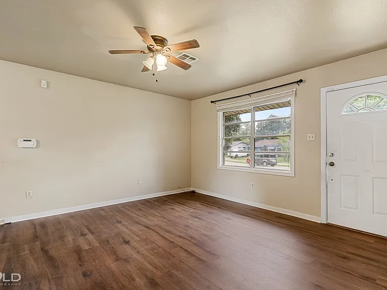 1219 Olwen Dr — Photo 7