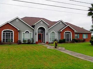 155 Plantation Ln, Belle Chasse, LA 70037