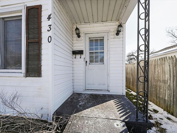 4th image of 430 Mary Ln