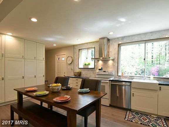 5th image of 3615 Rose Ln
