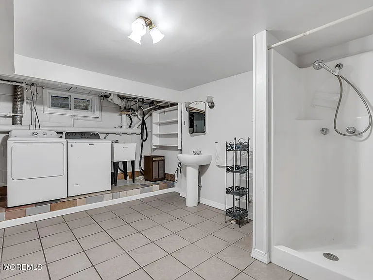 37 Highland Ave — Photo 39
