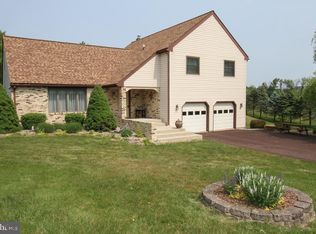 3015 Bowers Mill Rd, Pennsburg, PA 18073