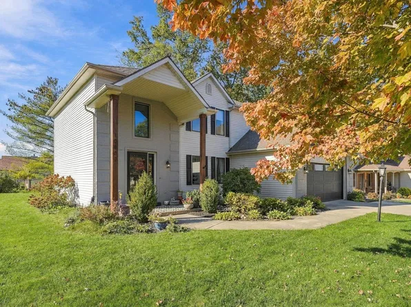 10807 Smokey Ridge Pl, Fort Wayne, IN 46818