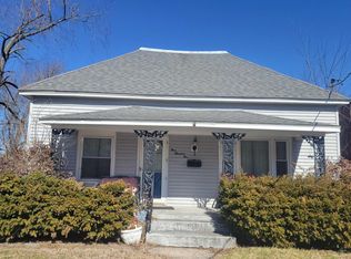 905 W Monroe St, Herrin, IL 62948