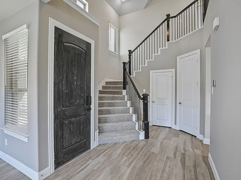 3032 Galveston St — Photo 6