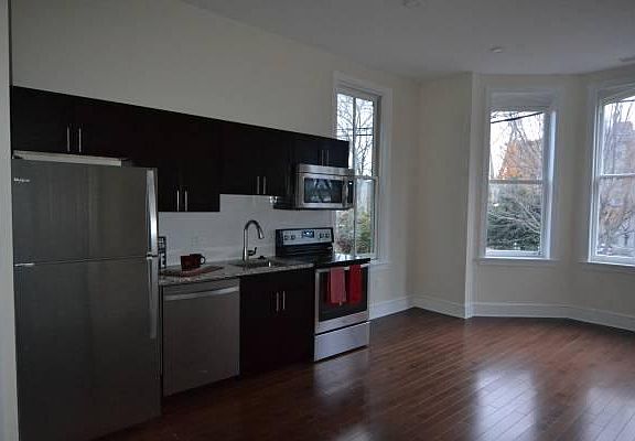 3rd image of 2308 Delancey Pl APT 2R