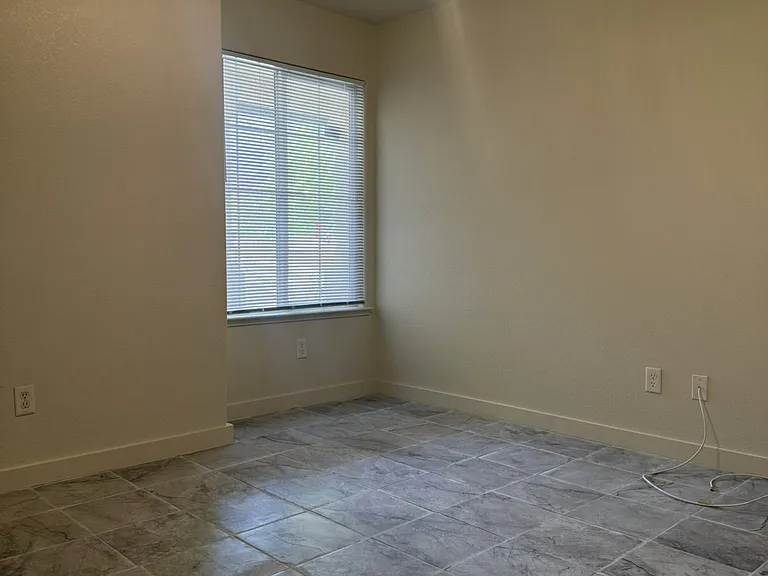 614 Barbara Ct — Photo 14