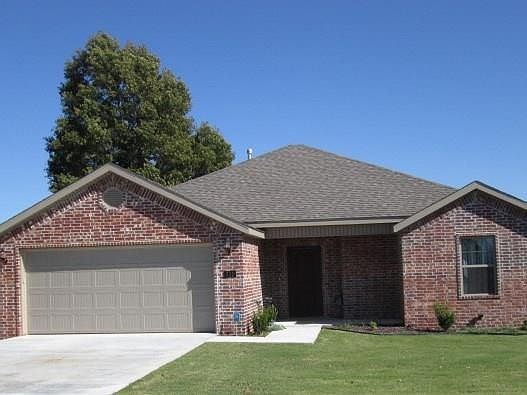 1st image of 711 Olivia Ln