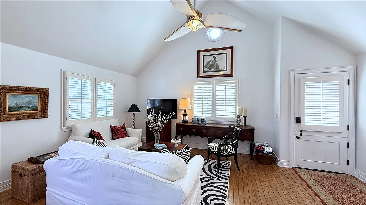 1 bed, 650 sqft, $4,975 — Photo 4