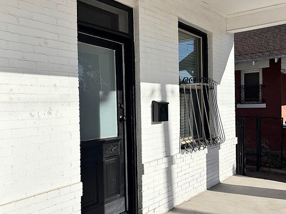 4th image of 1509 E Yandell Dr #B