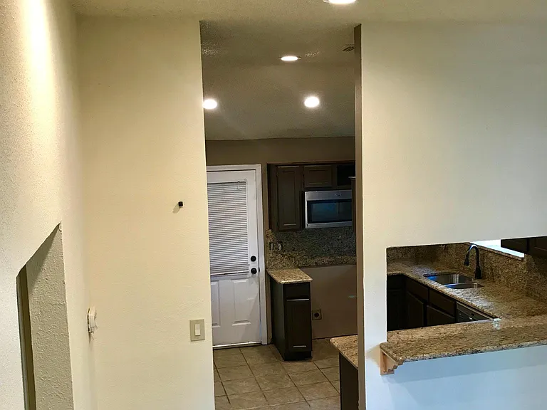 903 Ashmount Ln — Photo 22
