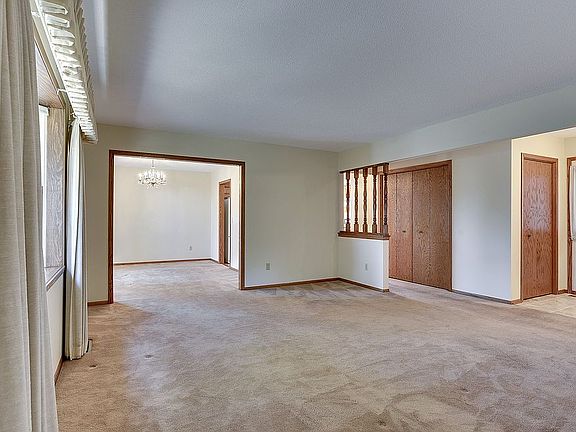 Living rm to dining rm