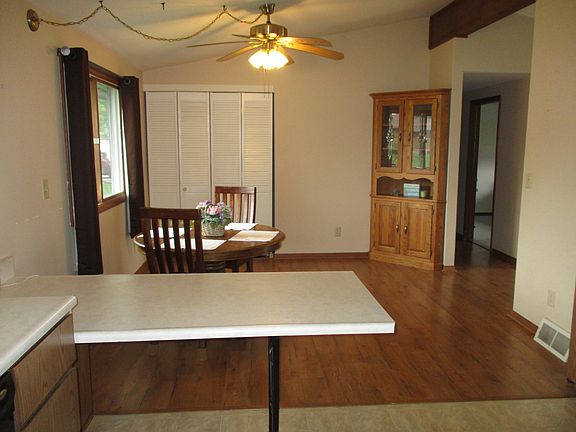 5th image of 402 Heritage Ln