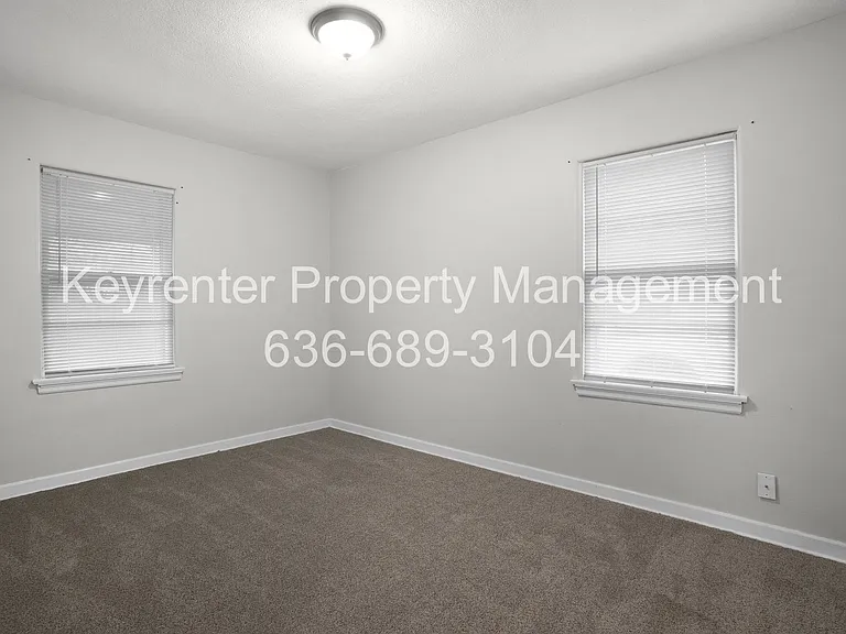 1045 N New Florissant Rd — Photo 10