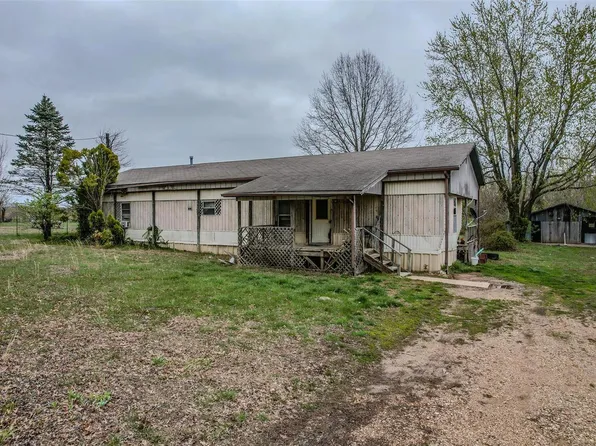 17610 Omega Dr, Phillipsburg, MO 65722