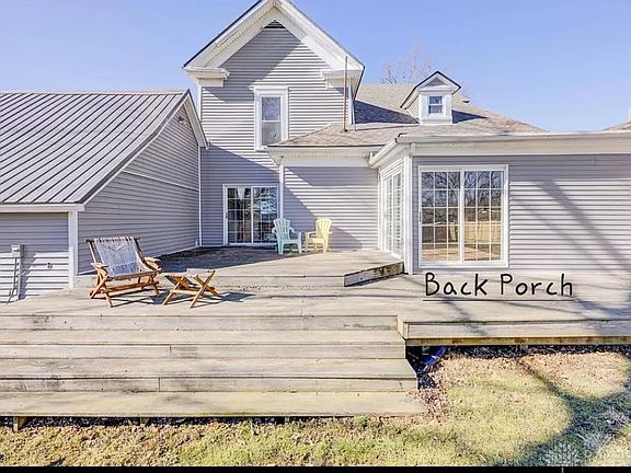 2nd image of 143 W Fancy St