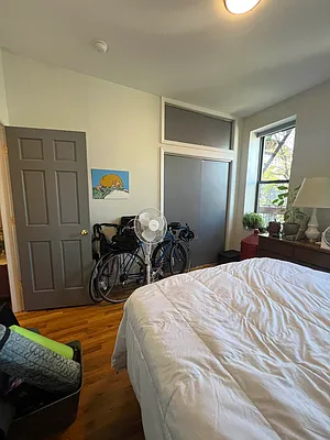 Rented by Standard Living Realty Inc | media 27