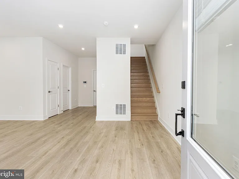 42086 Picasso Sq — Photo 8