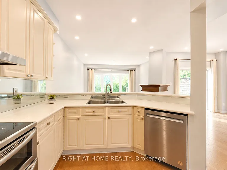 2233 Rockingham Dr — Photo 6