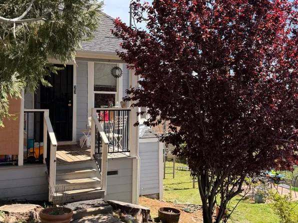 33 Kneeland St, Colfax, CA 95713