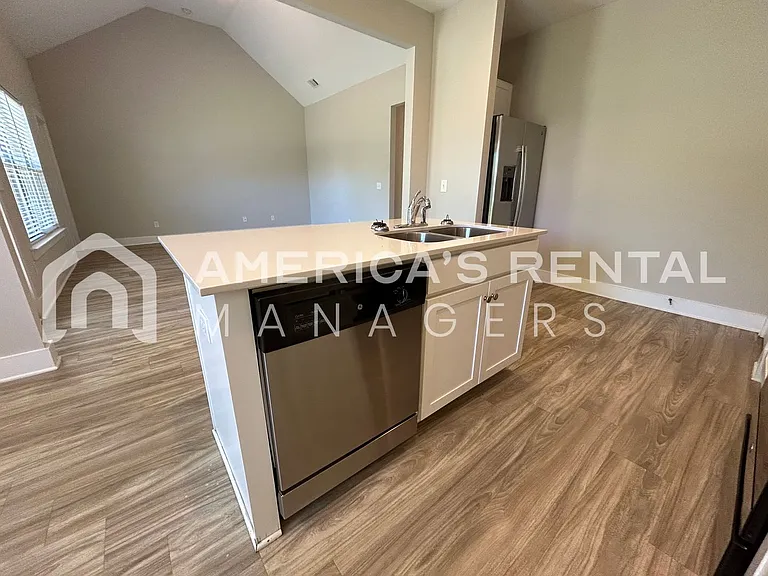 15597 Crimson Ridge Cir — Photo 27