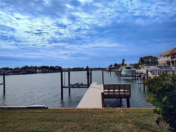 611 Palm Dr, Largo, FL 33770 | MLS #U8227989 | Zillow