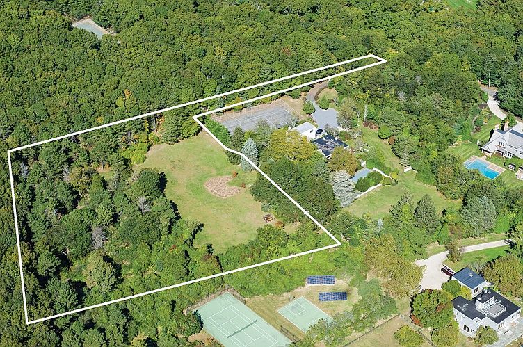 1st image of 198 Little Noyac Path