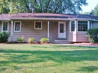 15959 Tonkawood Dr, Minnetonka, MN 55345