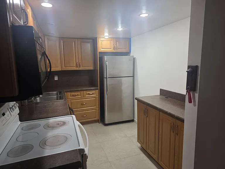 959 SE 2nd Ave #105 — Photo 20