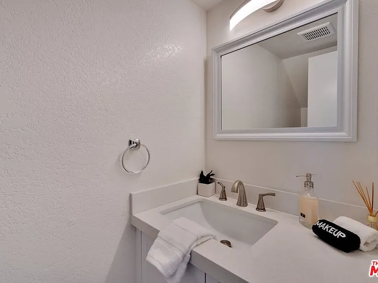 48255 Monroe St #56 — Photo 12