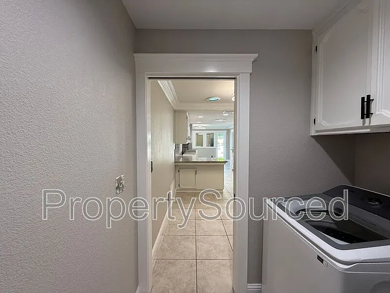 1351 Aksland Dr — Photo 34