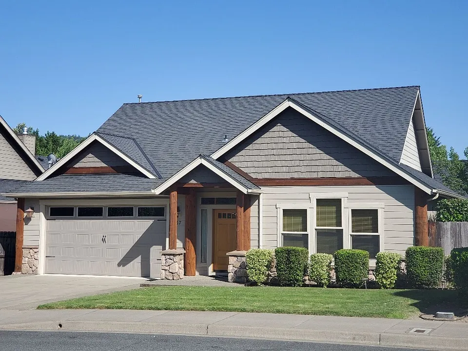 767 NW Windsor Dr