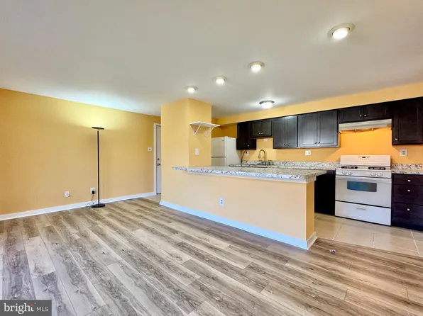 138 Kenwood Dr, Sicklerville, NJ 08081