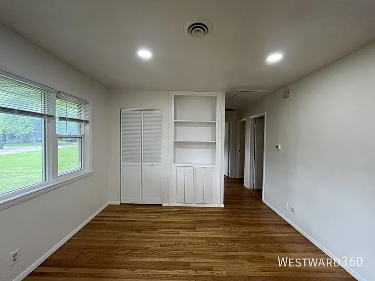 1104 Isabel Dr — Photo 4