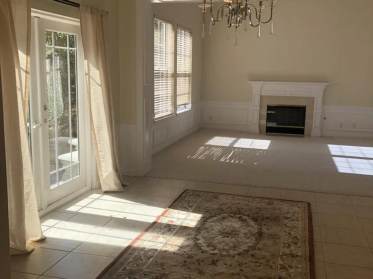327 California St #B — Photo 7